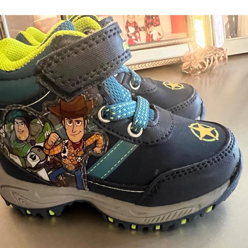 Toy Story toddler shoes size 6